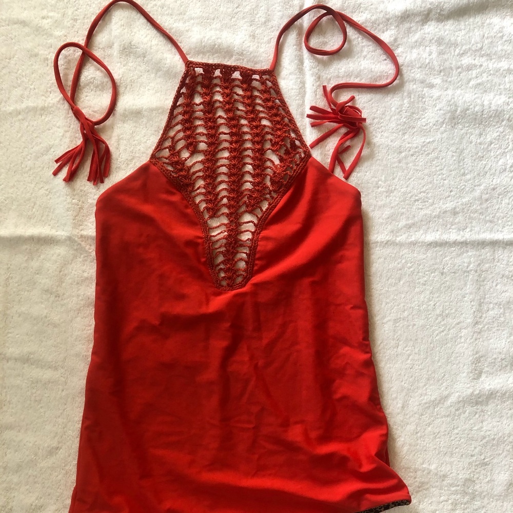 Acacia Teauhopoo in Red size L